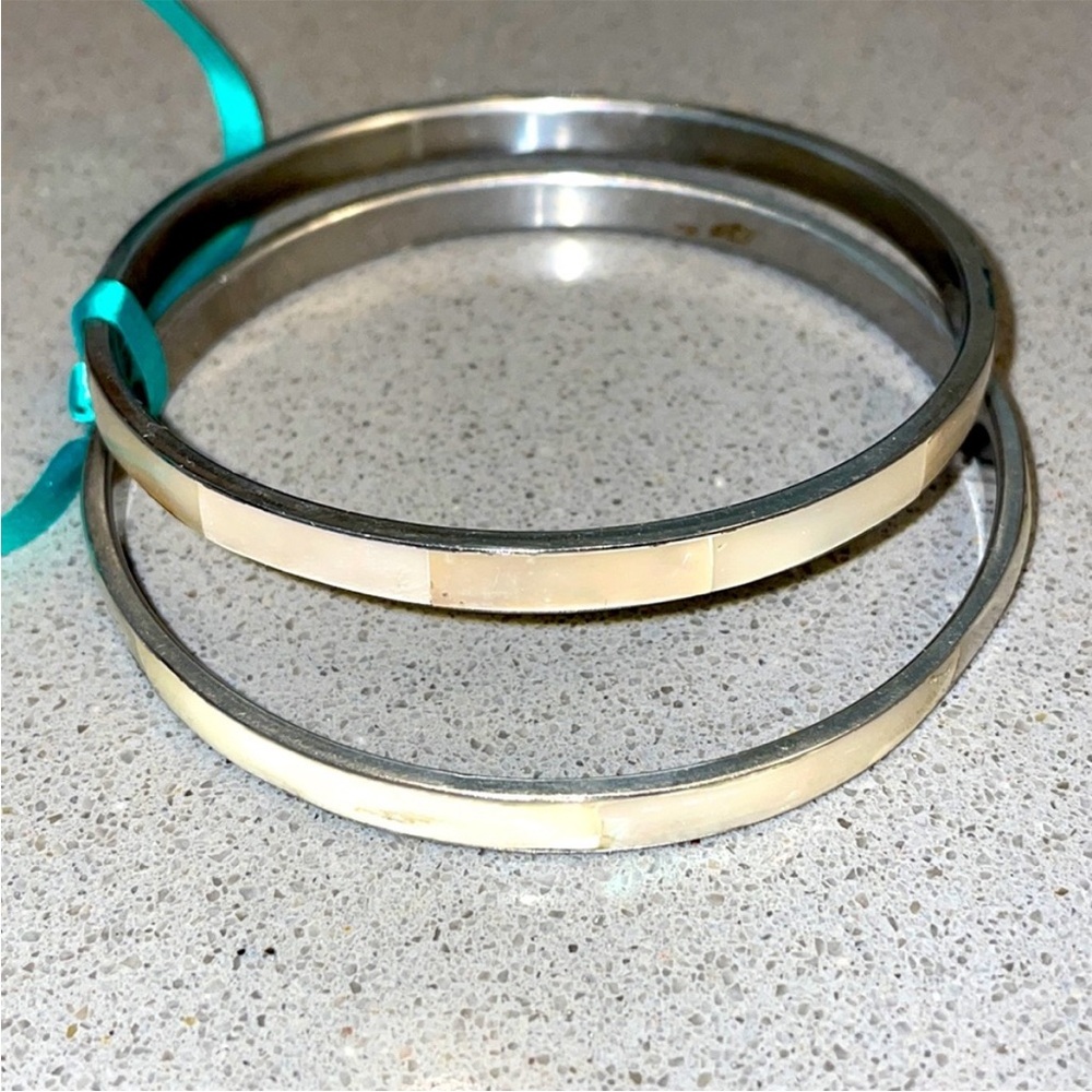 Set of 12 Mother of Pearl bracelets bangels silver accent blue aqua pink white - Picture 11 of 12